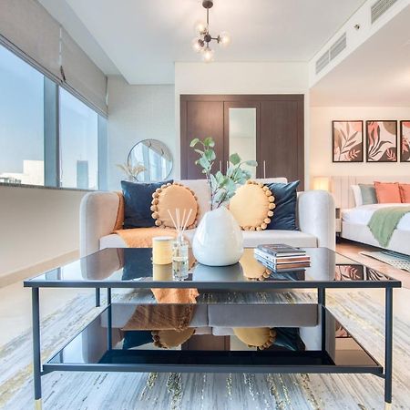 Unbeatable Rate Stylish 1Br With Balcony Near Metro By Deluxe Holiday Homes Дубай Екстериор снимка