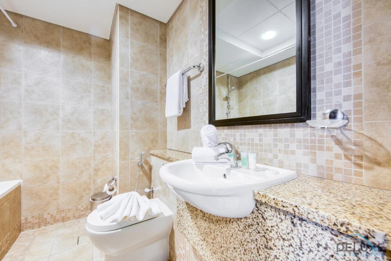 Unbeatable Rate Stylish 1Br With Balcony Near Metro By Deluxe Holiday Homes Дубай Екстериор снимка