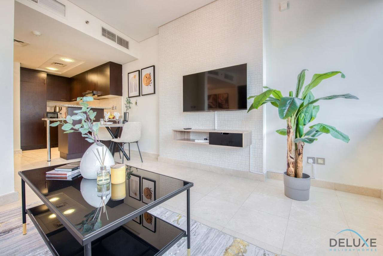 Unbeatable Rate Stylish 1Br With Balcony Near Metro By Deluxe Holiday Homes Дубай Екстериор снимка