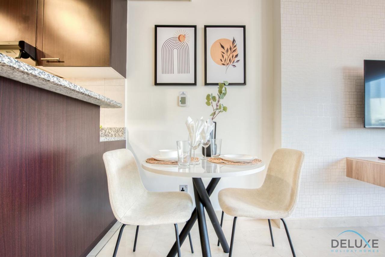 Unbeatable Rate Stylish 1Br With Balcony Near Metro By Deluxe Holiday Homes Дубай Екстериор снимка